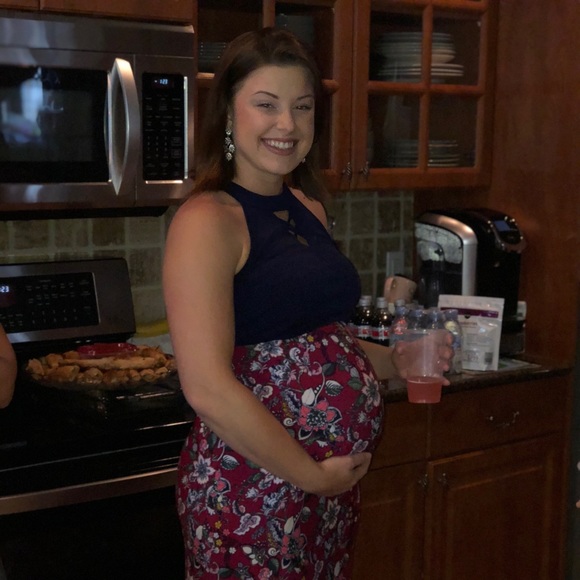 Meet your Posher, Jaclynn - Picture 3 of 8